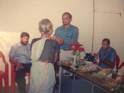 Honouring of daily wage agricultural woman labourer from Curtorim Village for her outstanding contribution to Society by Curtorim Union